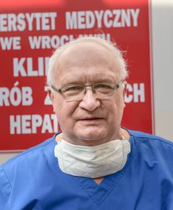 Szczepionka na COVID-19. Prof. Krzysztof Simon zaszczepiony jako pierwszy na Dolnym Śląsku