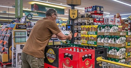 Piwo w sieciach handlowych. Są wyniki badań. Wnioski wbijają w fotel