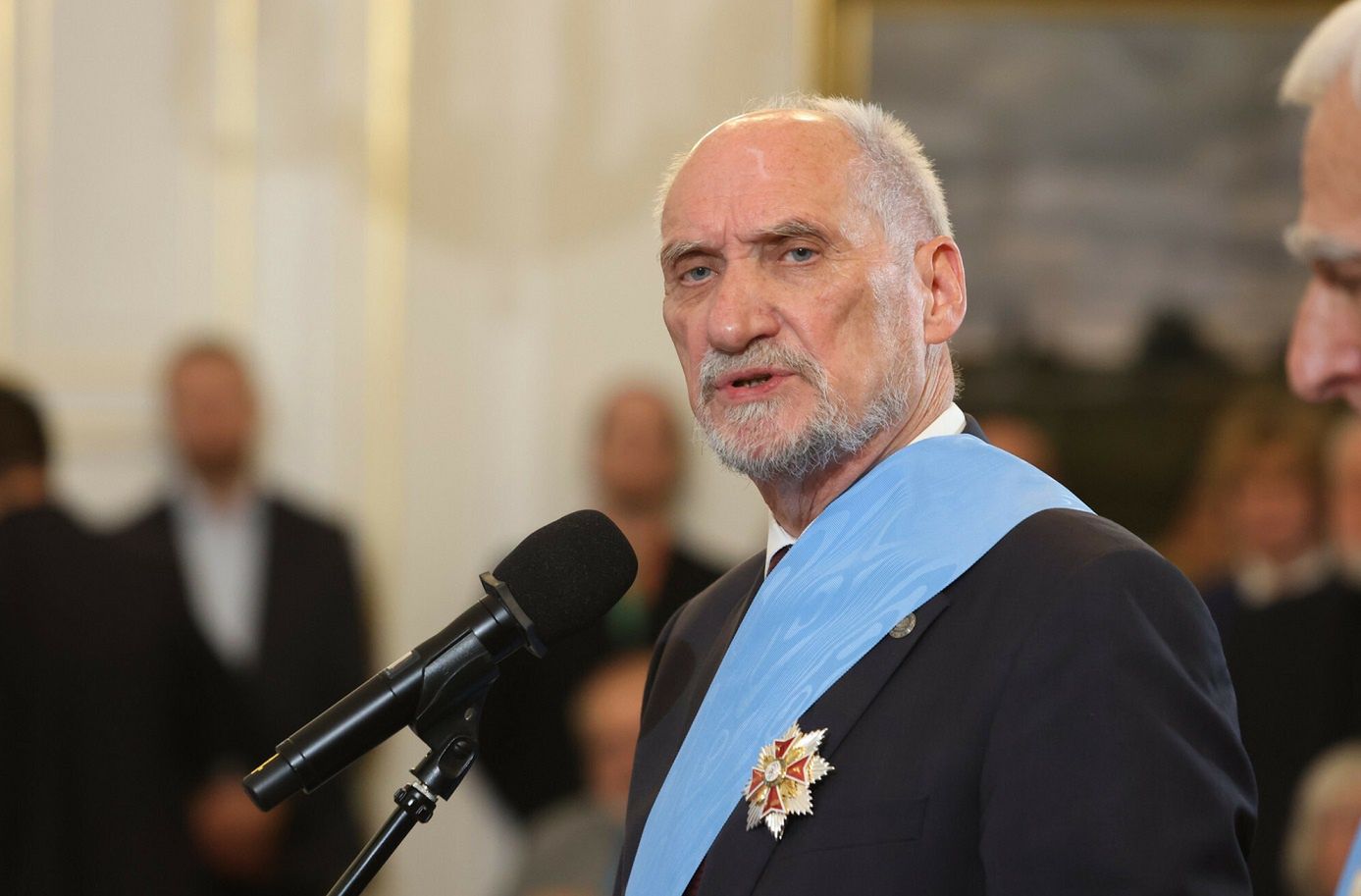 Ogromne koszty funkcjonowania podkomisji smoleńskiej Antoniego Macierewicza