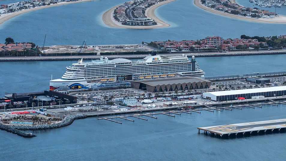 Przez zamknięta ciśninę pasażerowie wycieczkowców są uwięzieni