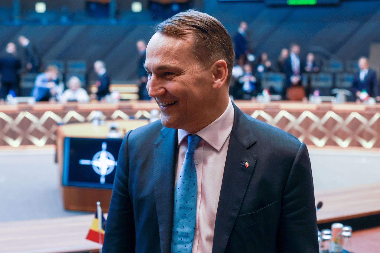 Polish Foreign Minister Radoslaw Sikorski attends a North Atlantic Treaty Organization (NATO) Foreign Ministers' meeting in Brussels, Belgium, 03 December 2024. EPA/OLIVIER HOSLET Dostawca: PAP/EPA.