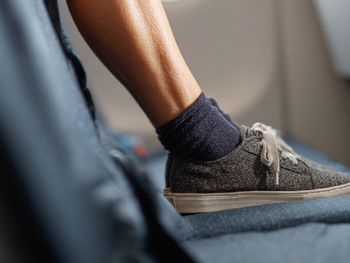 Nigdy nie zakładaj do samolotu. Steward ostrzega