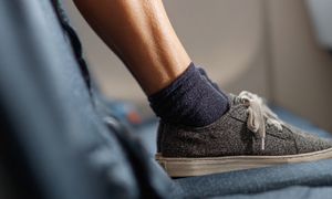 Nigdy nie zakładaj do samolotu. Steward ostrzega