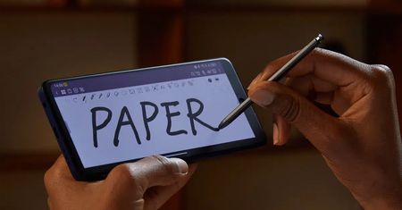 Ma ekran imitujący papier i kosztuje mniej niż 1000 zł. TCL 40 NXTPAPER oficjalnie