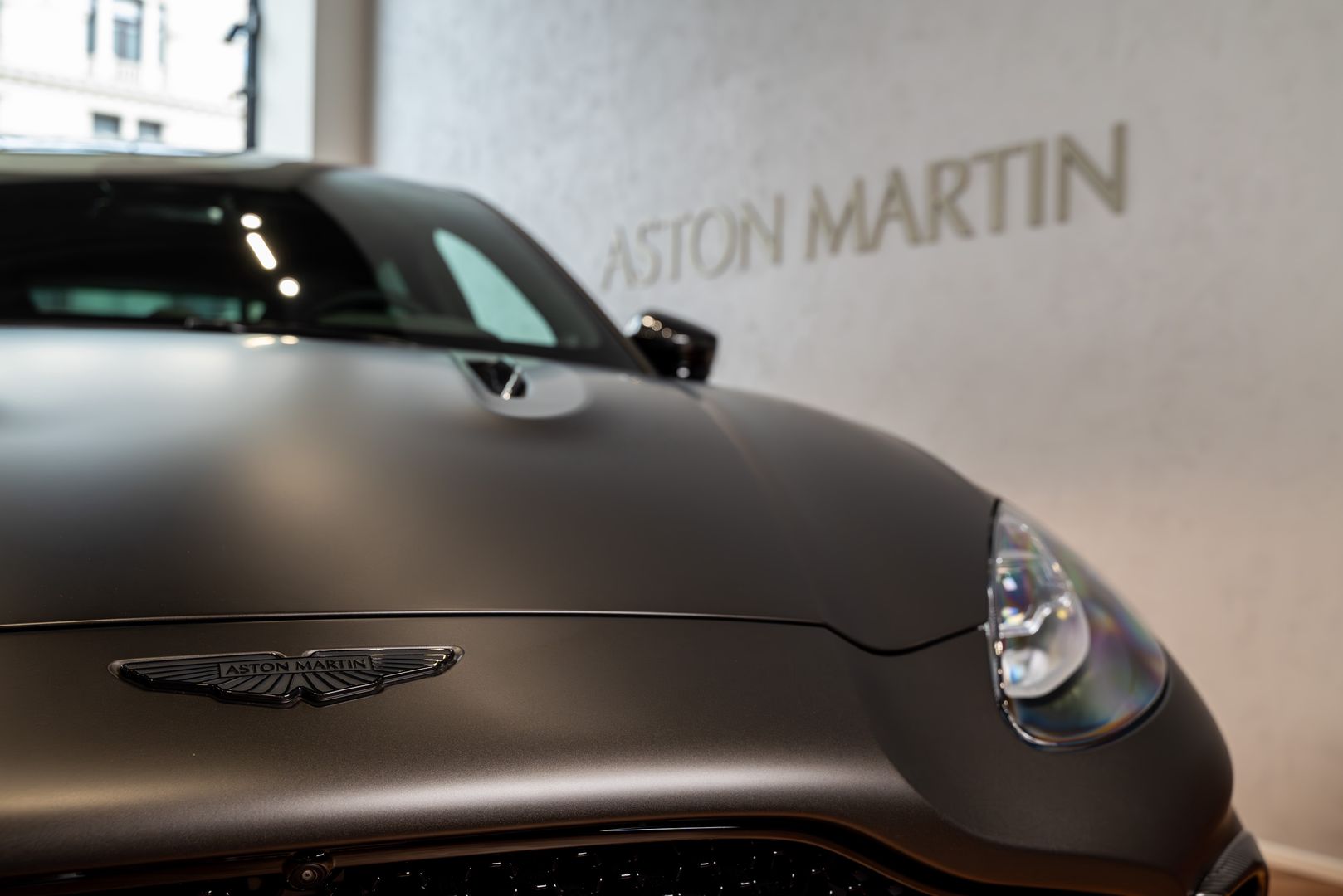 Aston Martin DBX S