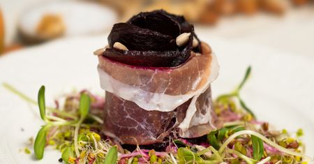 Przystawka na miarę eleganckiej restauracji. Potrzebujesz do niej swojskiego buraka