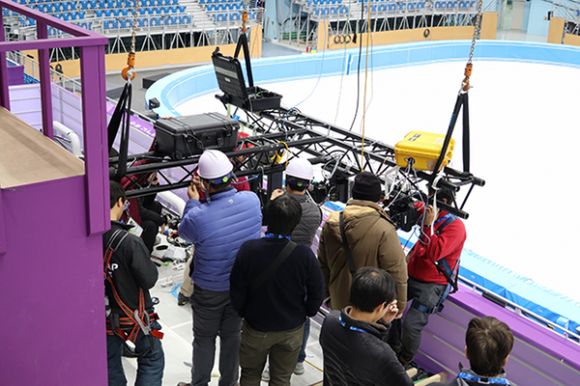 Canon w Pjongczangu: korpusy za ponad pół miliona dolarów i ponad 700 obiektywów 6