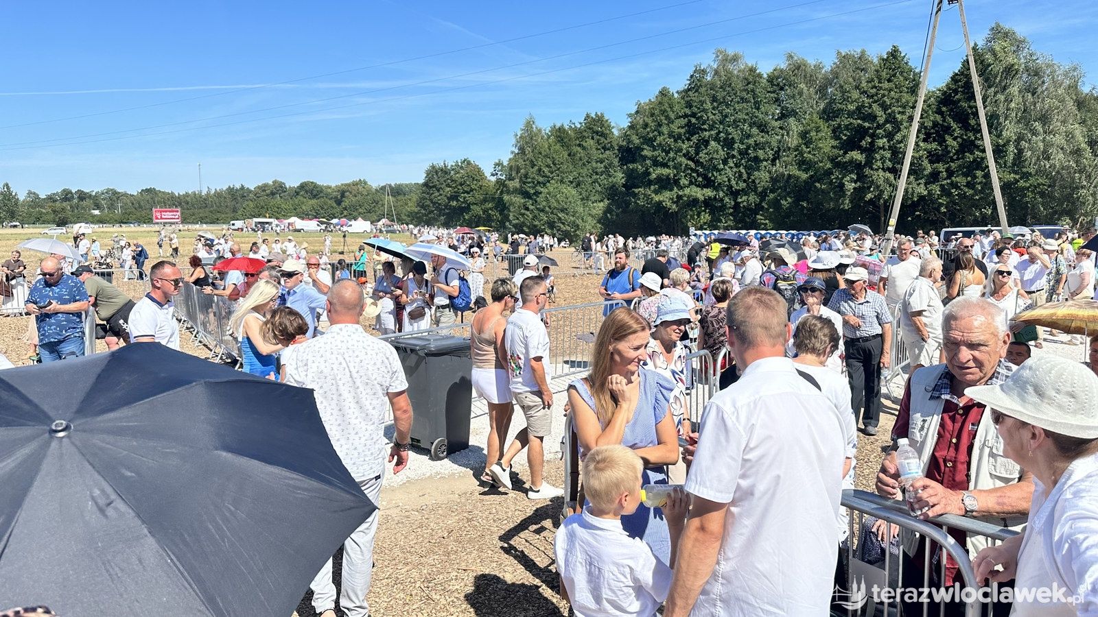 Poświęcono monumentalny pomnik Matki Bożej