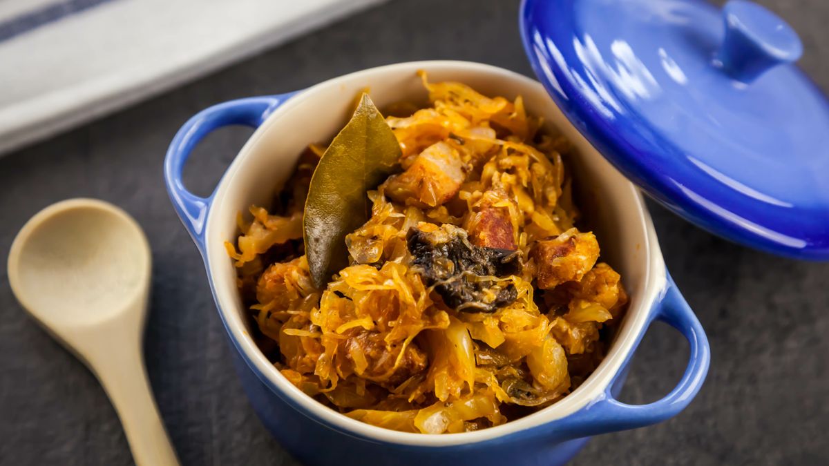 Bigos to idealna potrawa na chłodne dni. 