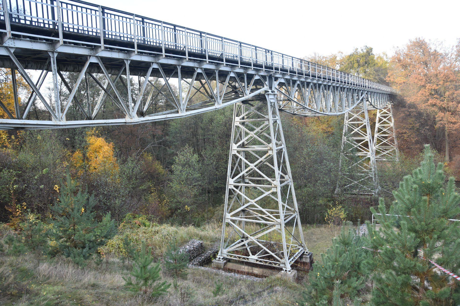Most kolejki wąskotorowej w Koronowie, przez który biegnie teraz trasa rowerowa, to jedna z największych atrakcji regionu