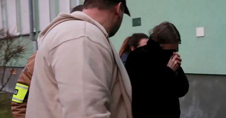 Nowe zarzuty dla rodziców Helenki. Karmili ją tylko mlekiem i owocami