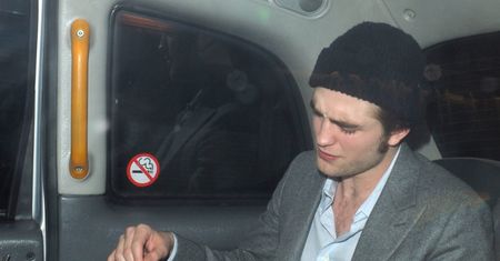 WKURZONY I ZMĘCZONY Robert Pattinson