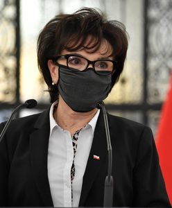 "Nie czytam". Elżbieta Witek o antyszczepionkowych wypowiedziach posłów PiS