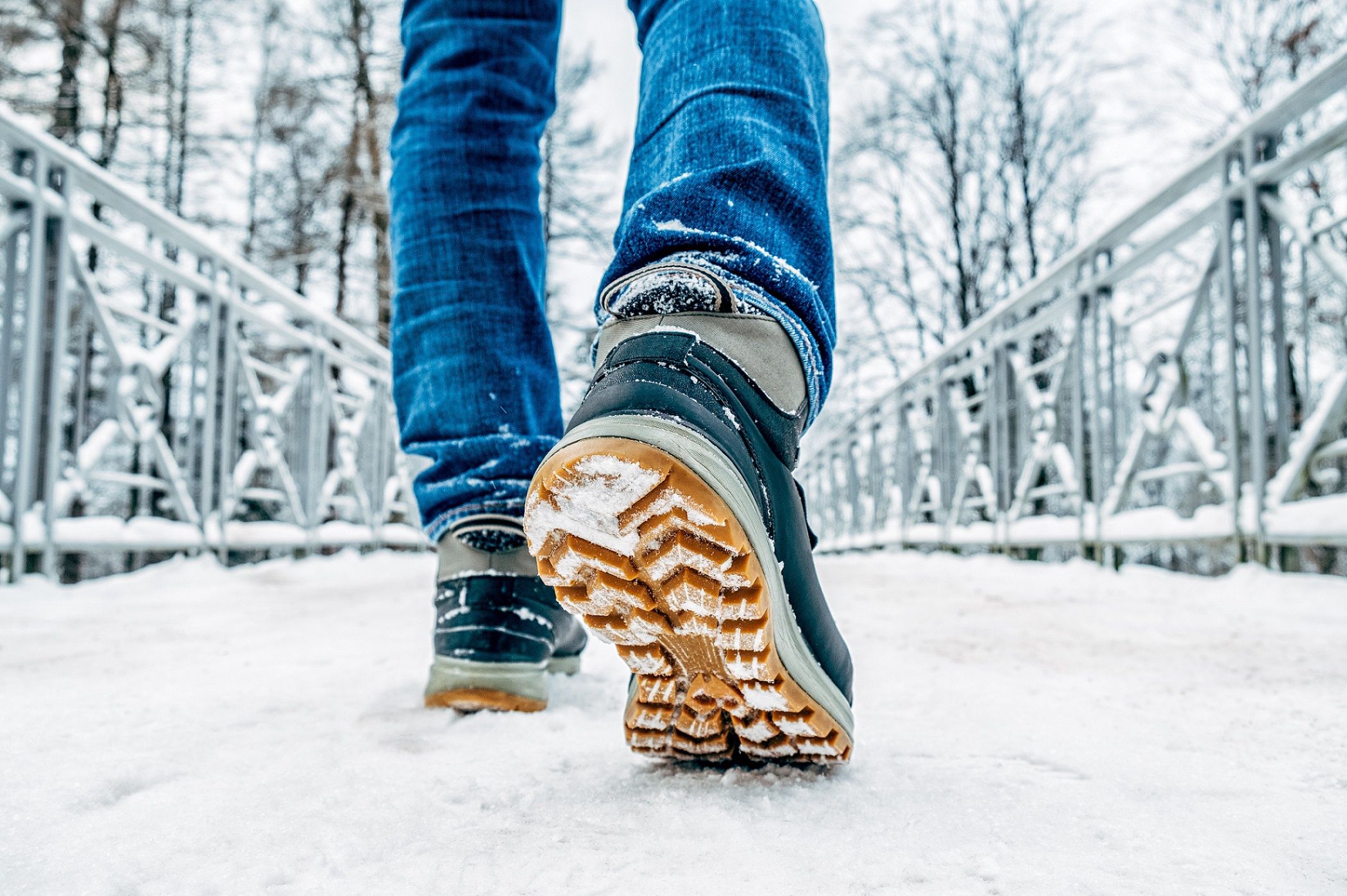 Męskie buty zimowe przede wszystkim powinny być funkcjonalne.
