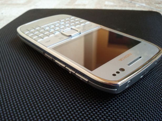 Nokia E6, aż trudno nie piać z zachwytu! [pierwsze wrażenia] 2