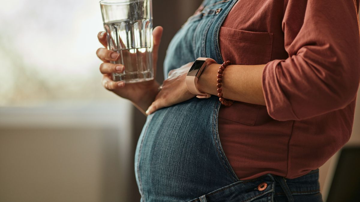 Odwodnienie w ciąży zagraża życiu matki i dziecka