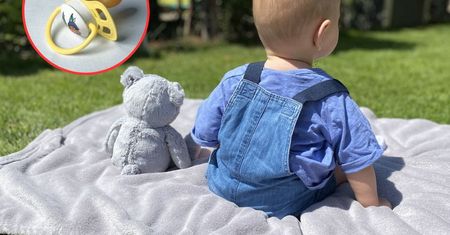 Smoczek upadł na trawę. Stan dziecka nagle się pogorszył