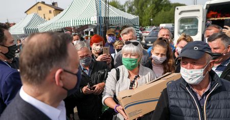 Wybory prezydenckie. Padło pytanie o zachowanie odstępu na spotkaniach Andrzeja Dudy