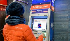 AMS zaczął sprzedawać reklamy na ekranach bankomatów Planet Cash
