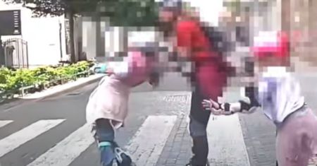 Kobieta i dwójka dzieci. Filmik z Łodzi. Aż włos się jeży