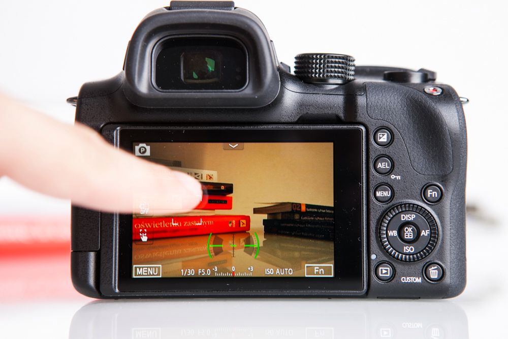 Samsung NX30 - solidny, wygodny, ale nie bez wad [test] 13