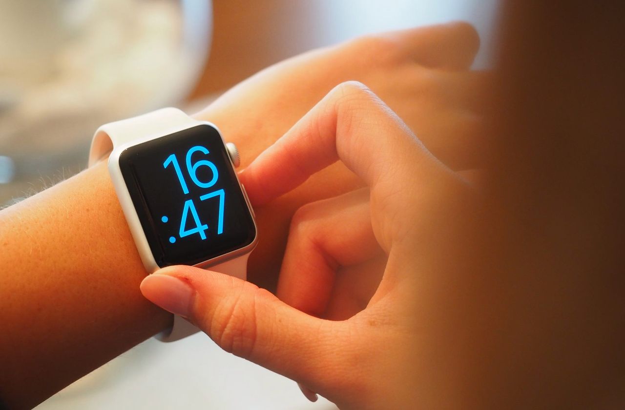 Jaki smartwatch do iPhone'a wybrać? Nie tylko Apple Watch