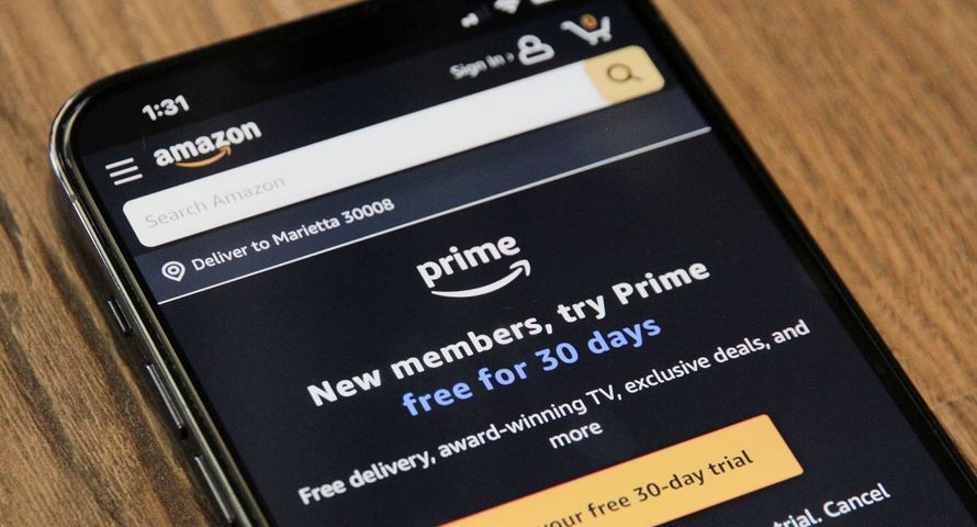 Amazon najmocniej rośnie w chmurze. Tyle zarobił z reklam i subskrypcji