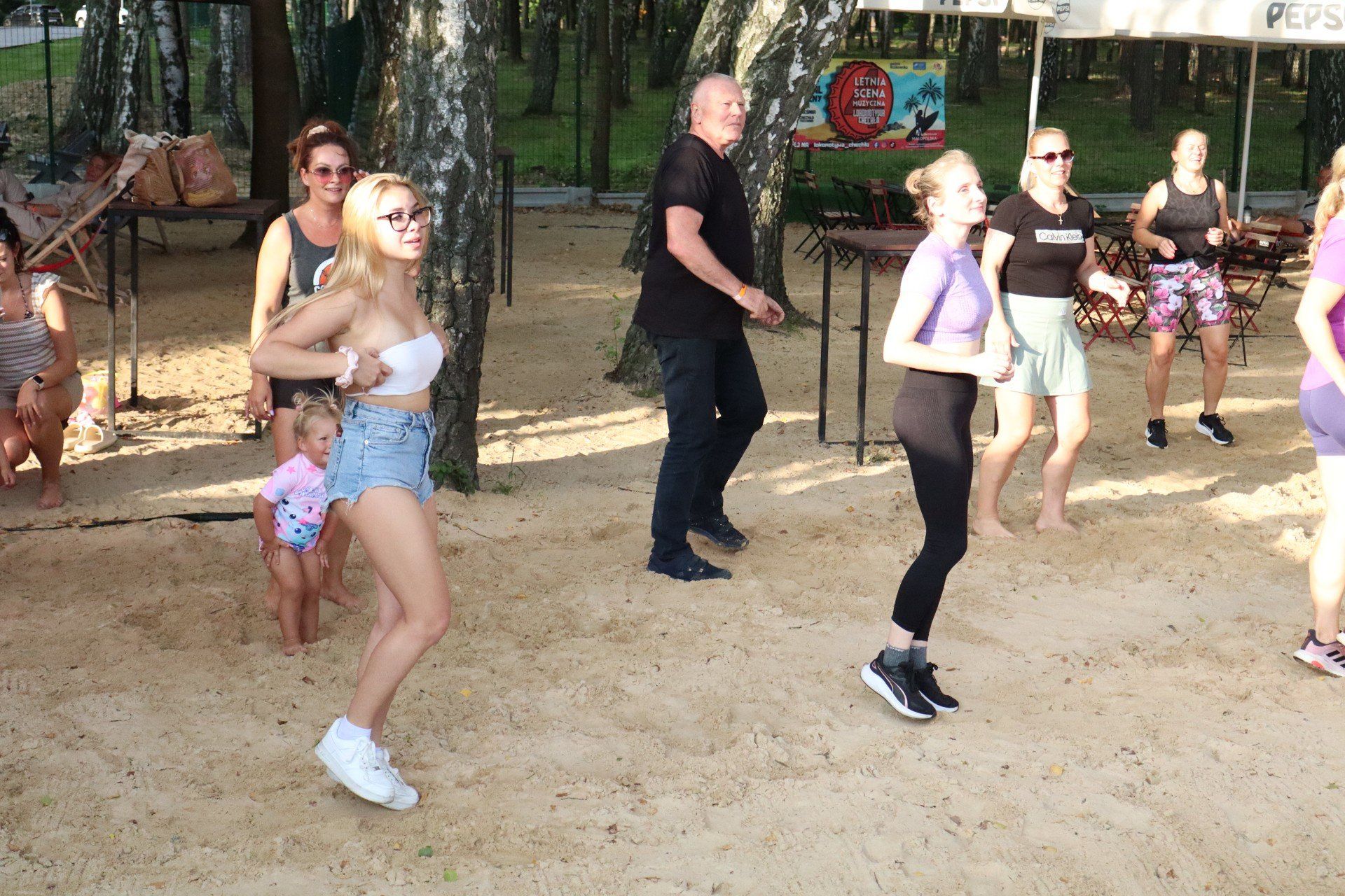 Gorąca Zumba nad zalewem Chechło w Trzebini