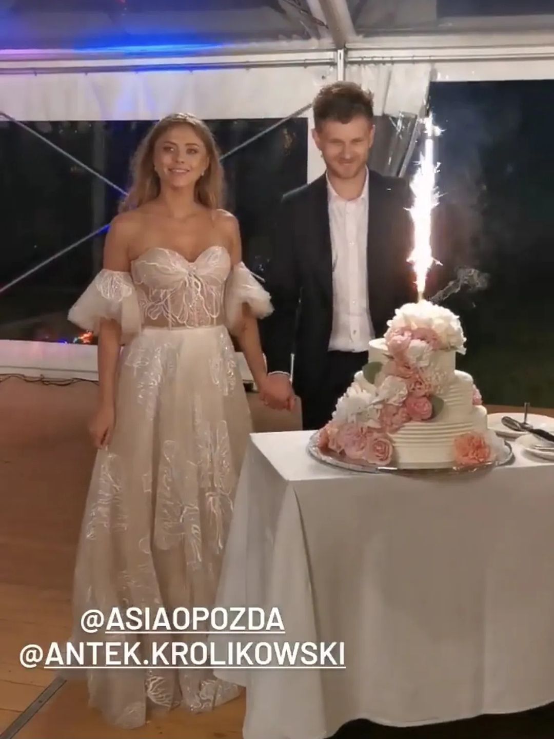 Tomasz Jacyków ocenia suknie ślubne Joanny Opozdy