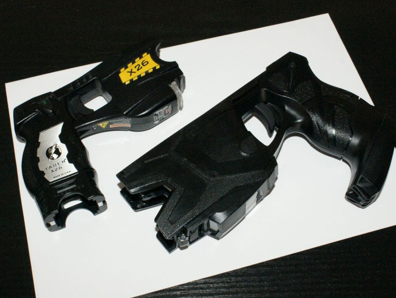 Grójec: Zaatakował dwie kobiety, jednej z nich wbił nóż w plecy. Policjanci musieli użyć paralizatora