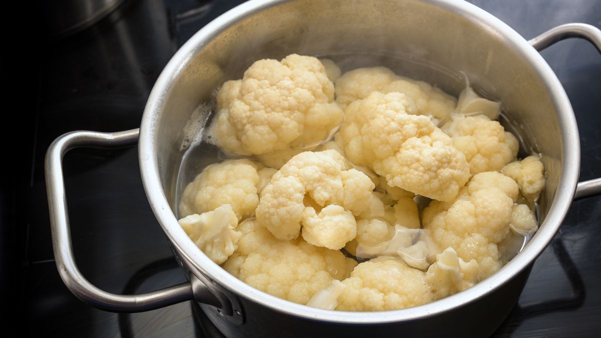 Gotowanie kalafiora nie musi kojarzyć się z przykrym zapachem. 