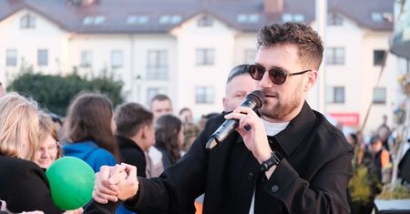 Dożynki Gminy Głusk w Dominowie. Zespół Defis porwał publiczność. Tłumy pod sceną! Zobaczcie zdjęcia