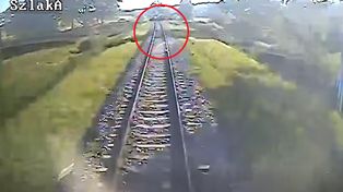O krok od tragedii na torach. Pokazali nagranie