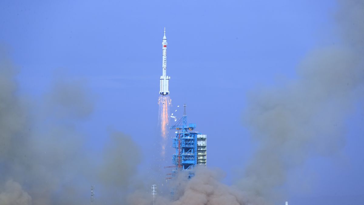 Start Shenzhou-22 - misja "ratunkowa" Chin