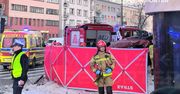 Warszawa: Makabryczny wypadek. Auto dachowało i wpadło w tłum pieszych. 4-letnie dziecko reanimowane, kilka rannych