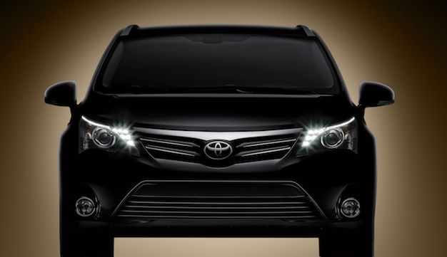 Toyota Avensis 2012 - pierwszy teaser