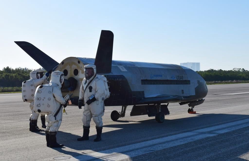 Zdjęcie przedstawia X-37B, do którego może być podobny chiński samolot kosmiczny