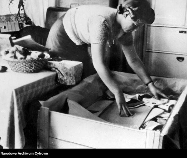 Służące pracowały od rana do wieczora, najczęściej z jednym wolnym popołudniem raz w tygodniu