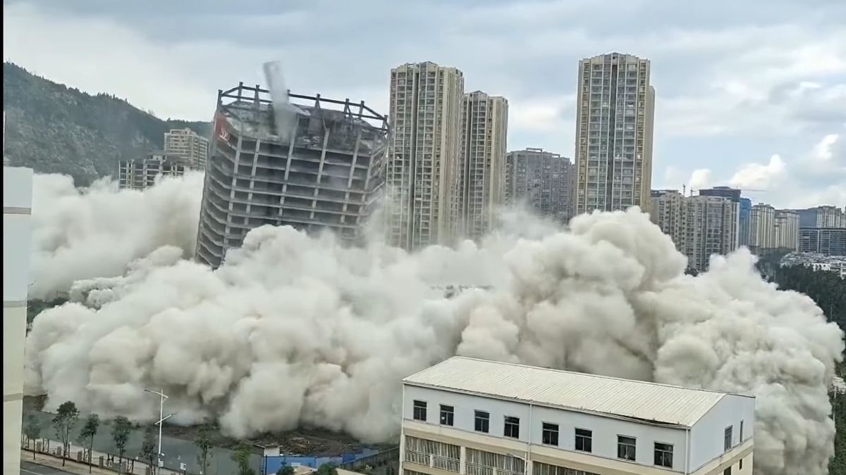 Potężna eksplozja. W ciągu 45 sekund zniszczono 15 budynków [WIDEO] 1