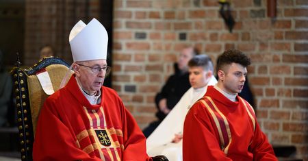 Kościół w Polsce na kursie kolizyjnym z Watykanem? [OPINIA]