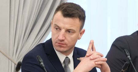 Poseł Konfederacji tłumaczy się ze skandalicznego wpisu. "To był czarny humor!"