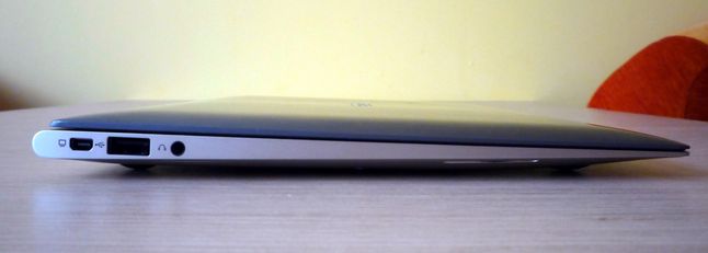 Asus Zenbook UX21E - ścianka lewa (mini VGA, USB 2.0, gniazdo słuchawkowe)