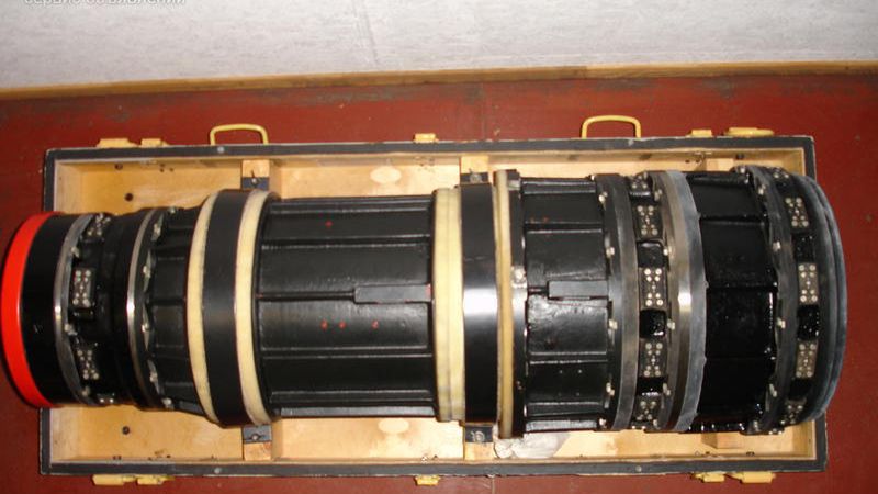 1,3 metra długości i 158 kg – tak prezentuje się radzieckie szkło szpiegowskie, które trafiło na sprzedaż 1