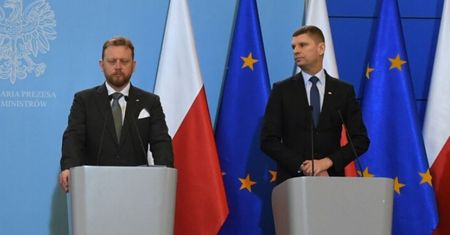 Koronawirus w Polsce. Szkoły ZAMKNIĘTE do 24 maja. Jest decyzja ws. terminów egzaminów maturalnych