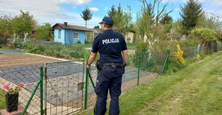 Para przyłapana na działce. Właścicielka natychmiast wezwała służby