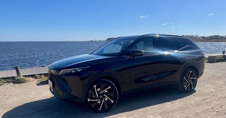 Nowa Omoda 7. Pierwsze wrażenia z jazdy chińską hybrydą plug-in