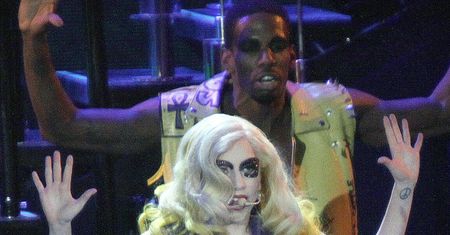 GaGa do fanów: "NIE UPRAWIAJCIE SEKSU!"