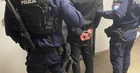 Śląskie: Wyjął broń i strzelił w kierunku sprzedawcy