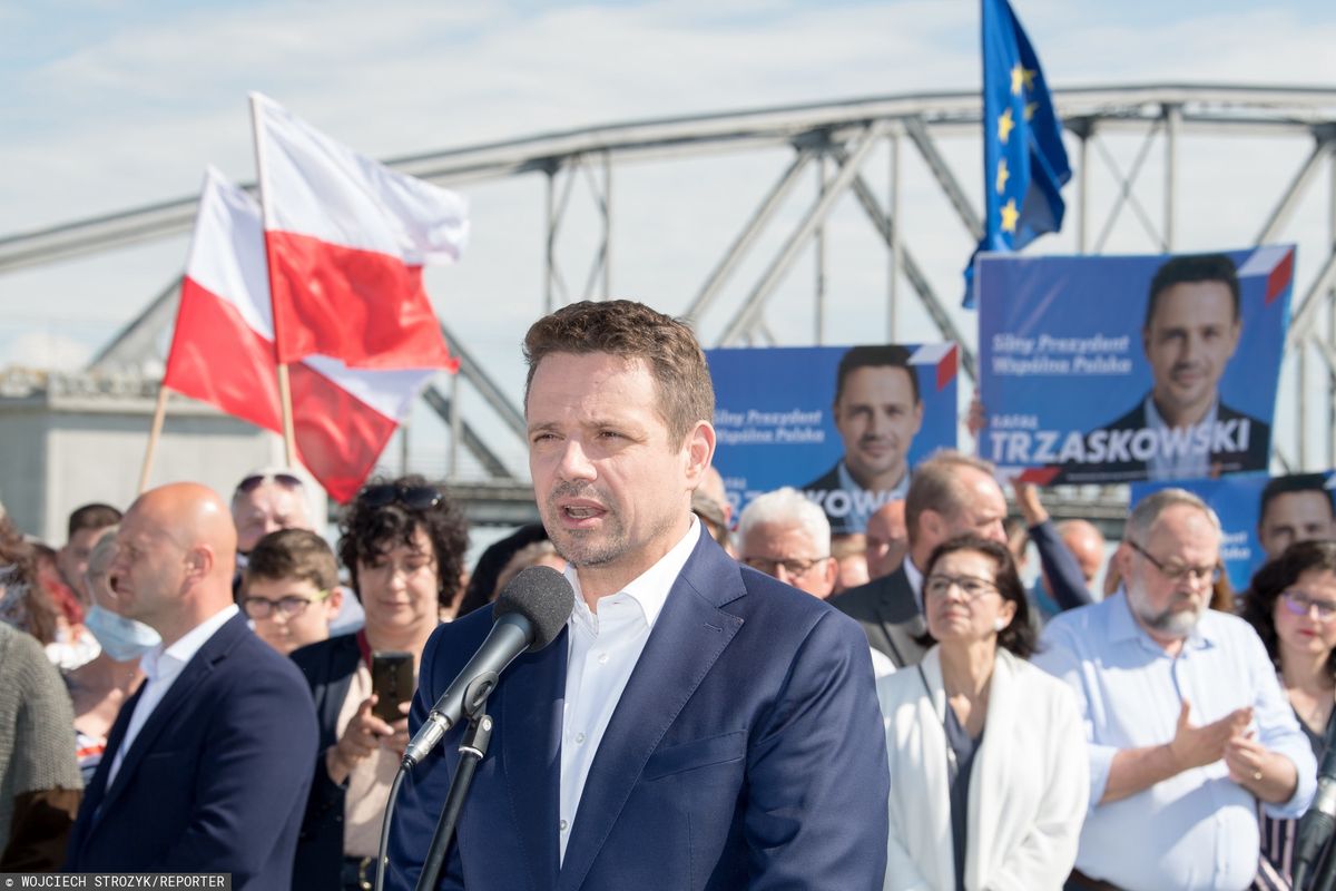 Rafał Trzaskowski wciąż jest negatywnie pokazywany w "Wiadomościach"