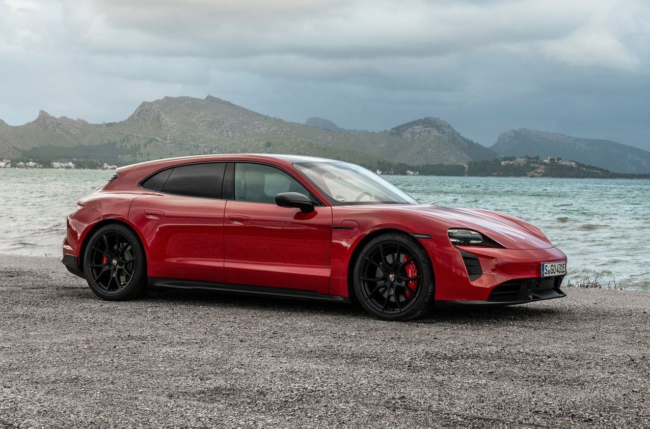 Porsche Taycan Sport Turismo już w Polsce. Znamy ceny mocnego elektryka